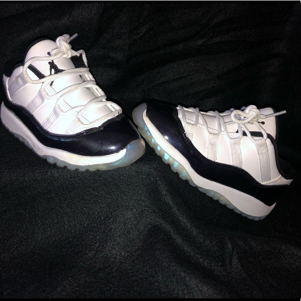 Jordan retro 11s